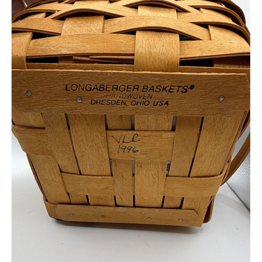 Longaberger Handwoven Basket 1996 w/ Emerald Vine Liner & Protector 8.5